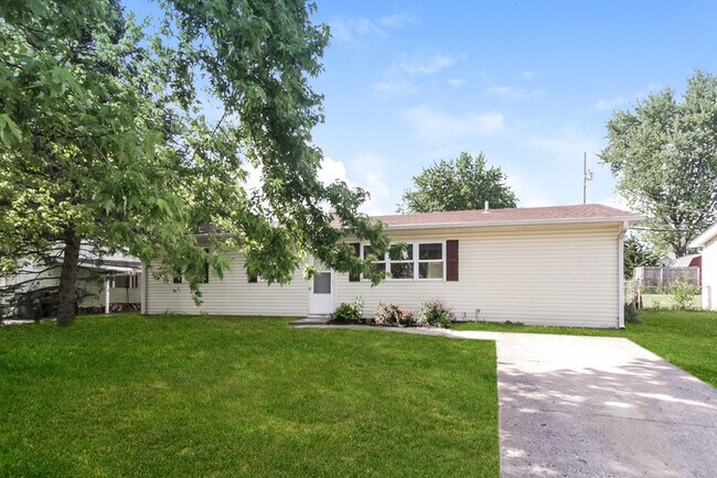 Primary Photo - One Month Free Rent!! You're going to love...