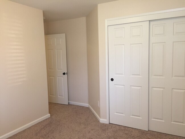Building Photo - Beautiful 3 Bed 2 Bath in Riverlakes Community - Northwest Bakersfield- $2,350 Rent