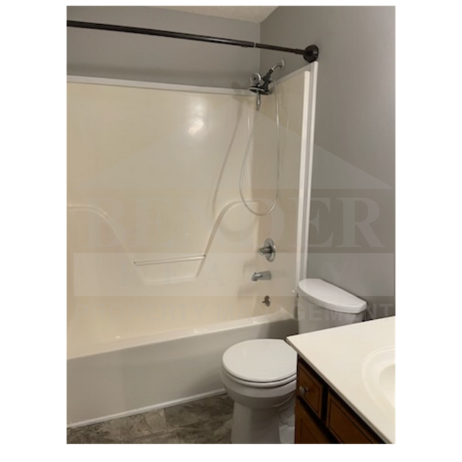 Building Photo - MOUSE CREEK RD 5725/5727