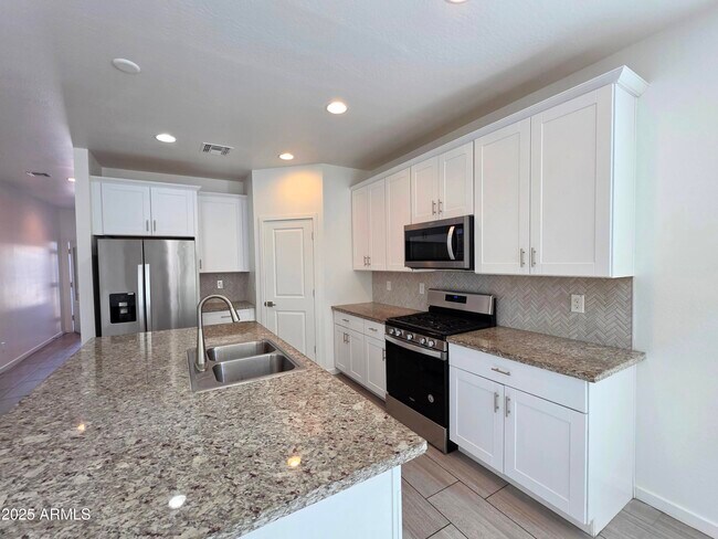 Building Photo - 4214 S 68th Ln