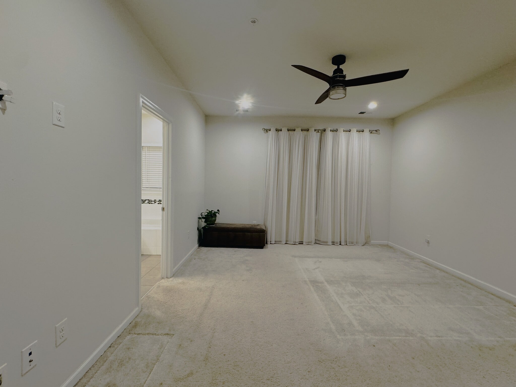 Master Bedroom - 406 Blue Welsh St