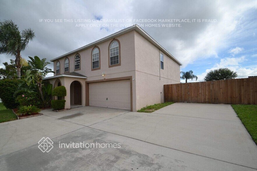 Building Photo - 6043 Sunset Vista Dr