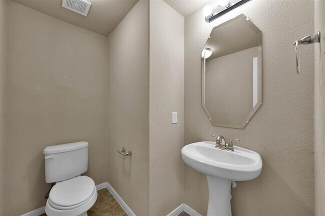 Building Photo - 2458 Garden Falls Dr