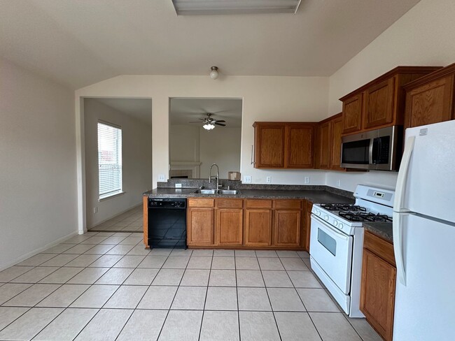 Building Photo - Great Opportunity in Cypress!