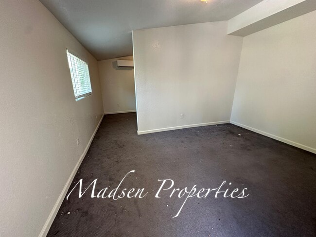 Building Photo - 2481 Durham-Dayton Hwy