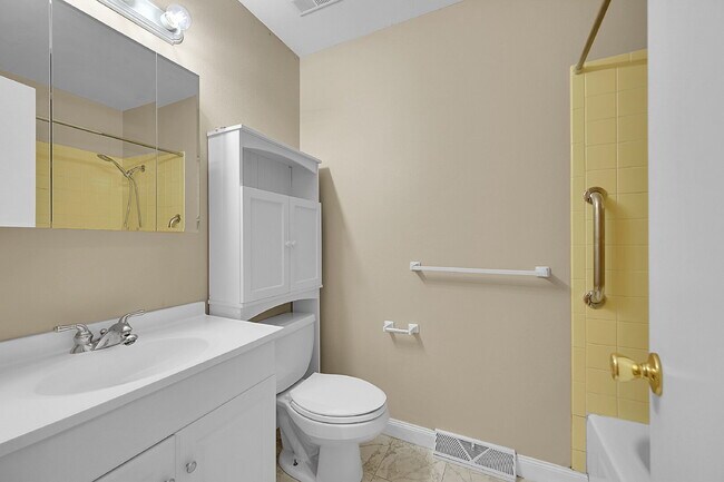 Building Photo - $3,100 - 3 Bed, 2.5 Bath Home in Littleton...