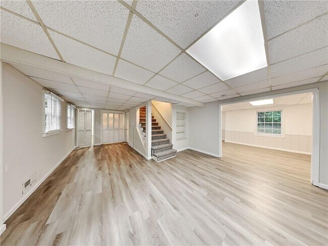 Building Photo - 3630 Winview Ct