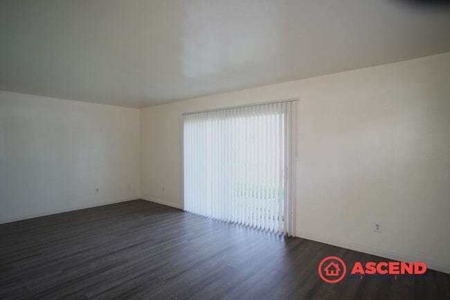 Building Photo - Charming Home in Central Bakersfield!