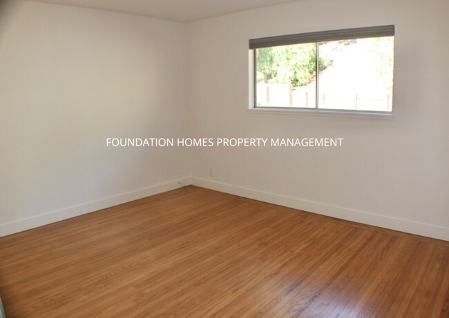 Building Photo - Dreamy Sleepy Hollow Single Story Mid-Cent...