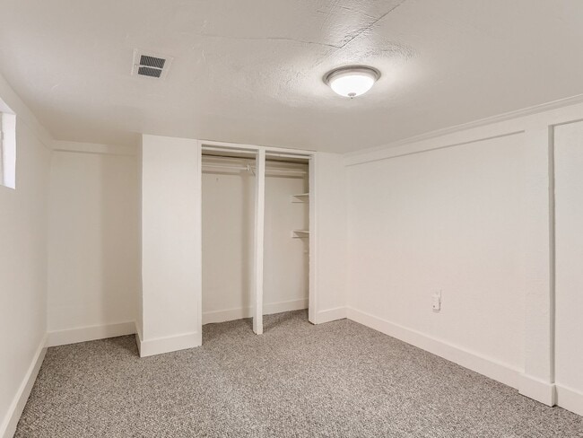 Building Photo - 445 N Washington St
