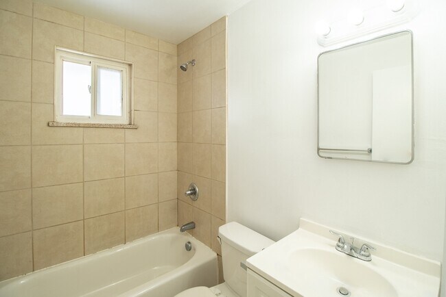 Building Photo - 1707 W 52nd Ave