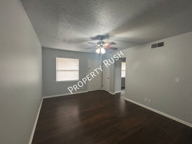 Building Photo - 3210 Joselin Ln