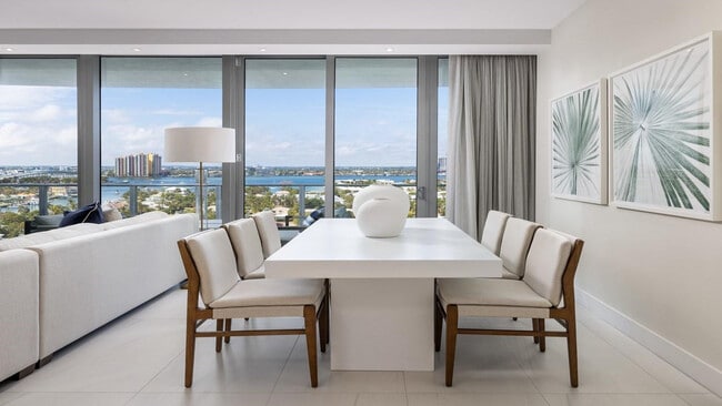 Building Photo - 3100 N Ocean Dr