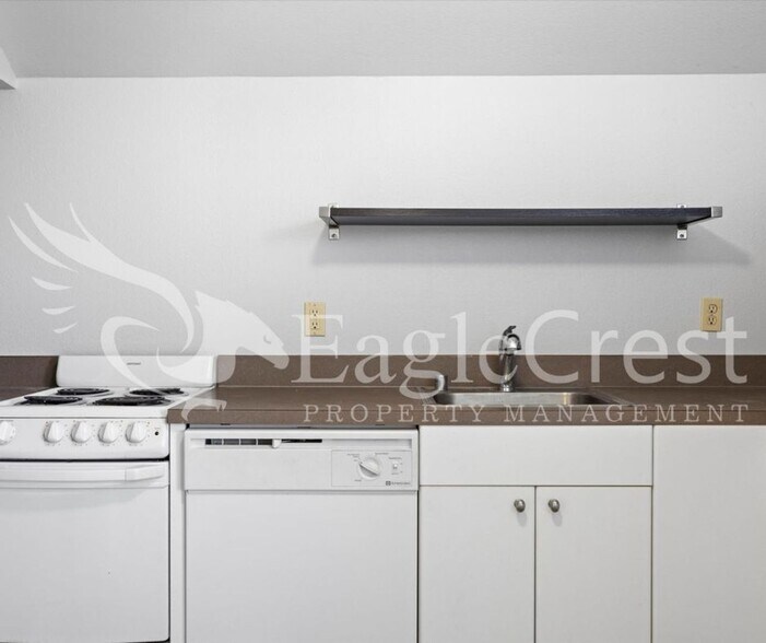 Building Photo - 105NSP