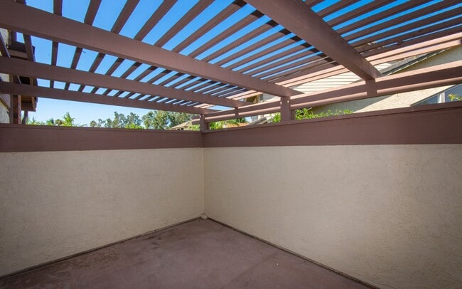 Building Photo - Wonderful 3BR/2.5BA La Costa Home!!!