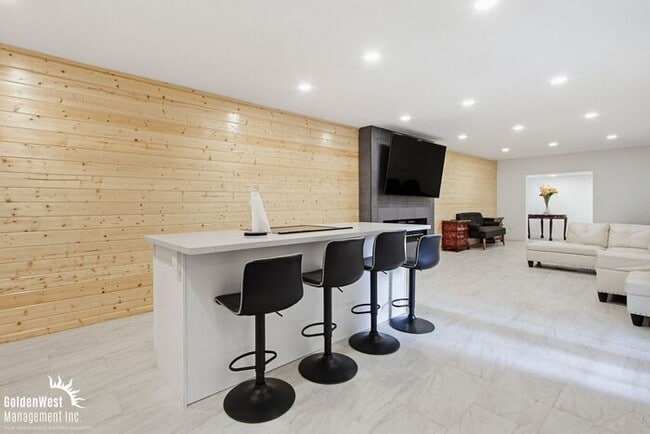 Building Photo - Newly Updated 1Bdm 1Ba Unfurnished ADU with Views in Cardiff By the Sea!