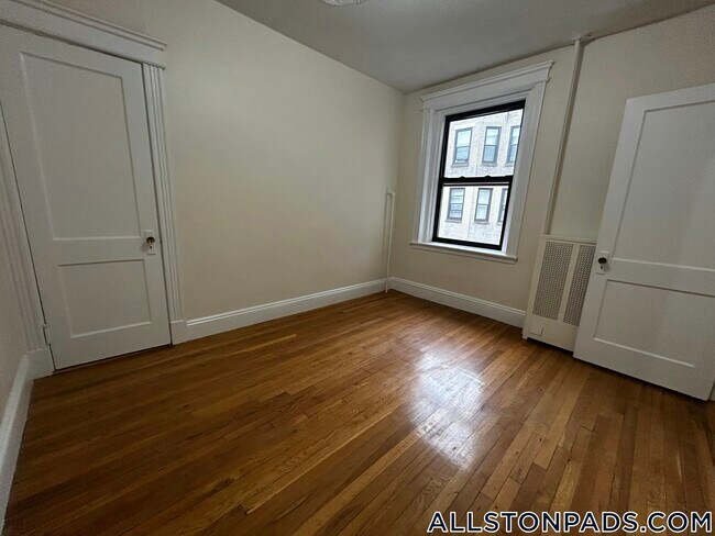 Building Photo - 1152 Commonwealth Ave