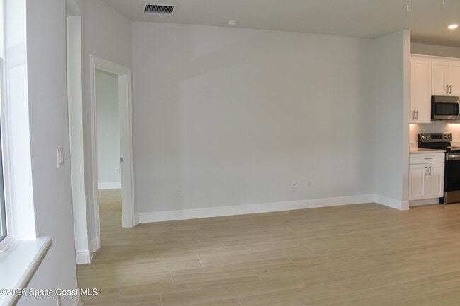 Building Photo - 406 Grove Ln