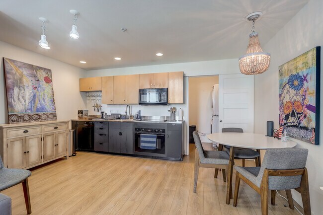 Building Photo - 2064 Kettner Blvd