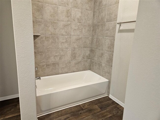 Building Photo - 118 Bluestem Dr
