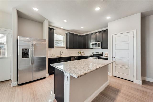 Building Photo - 4929-4931 Sanger Cir Dr