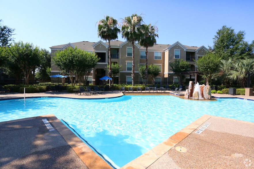 Estates at Fountain Lake 10498 Fountain Lake Dr Stafford TX 77477