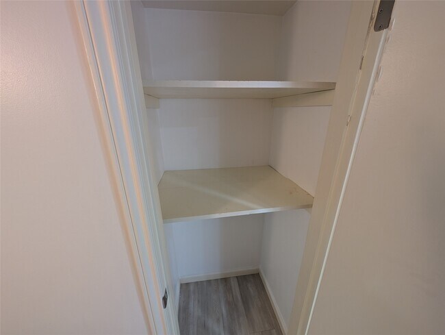 Building Photo - 5550 N Braeswood Blvd