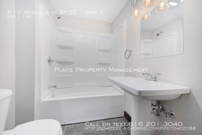 Building Photo - 511 Woodlawn St SE