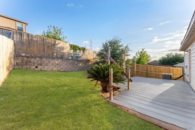 Building Photo - 10926 Acorn Canyon