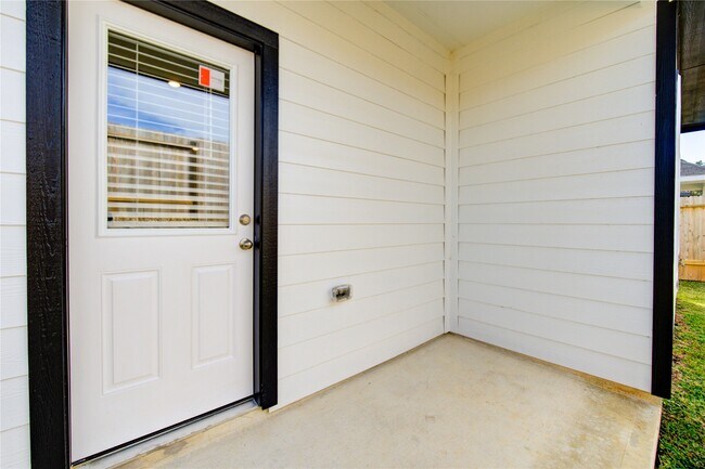 Building Photo - 13321 Burbot Dr