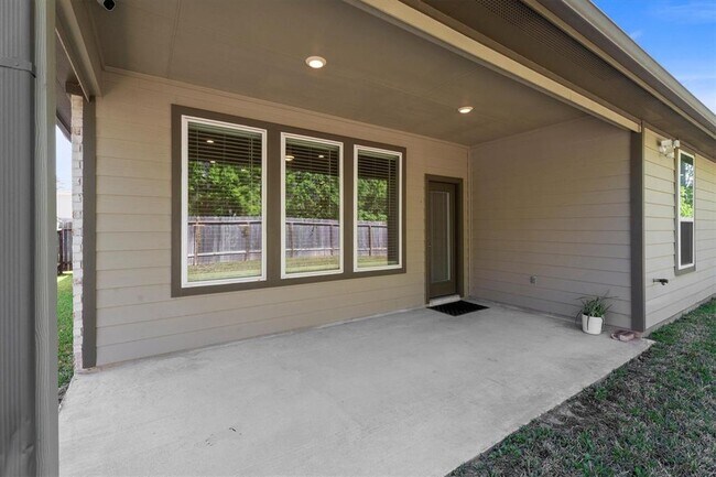Building Photo - 14334 Winema View Ln