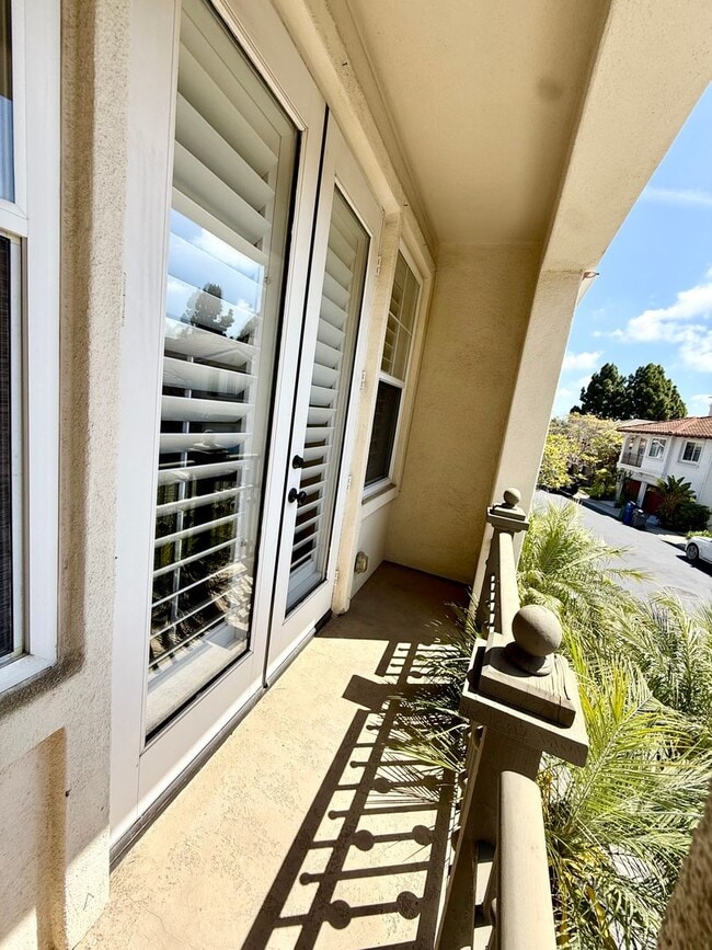 Building Photo - Gated 4 Bedroom 3 1/2 Bath Two Story Home