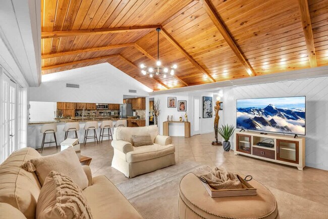 Building Photo - 1006 SE 6th St