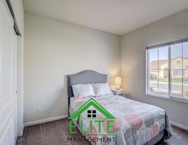 Building Photo - Beautiful Single-Story Home for Rent in El...