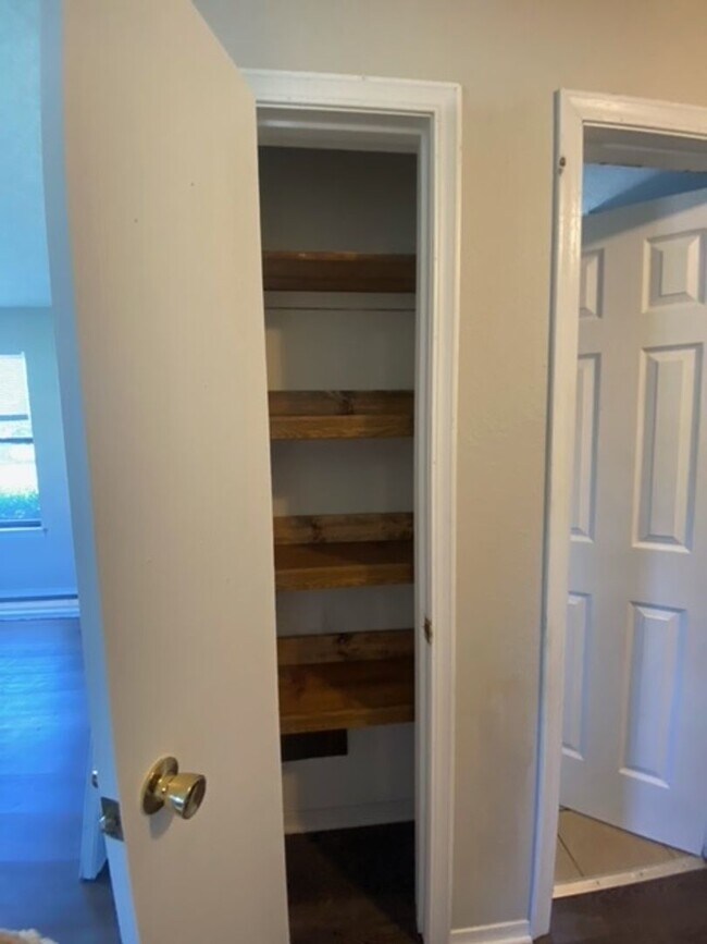 Building Photo - Great Duplex! 2 Bed, 1 Bath