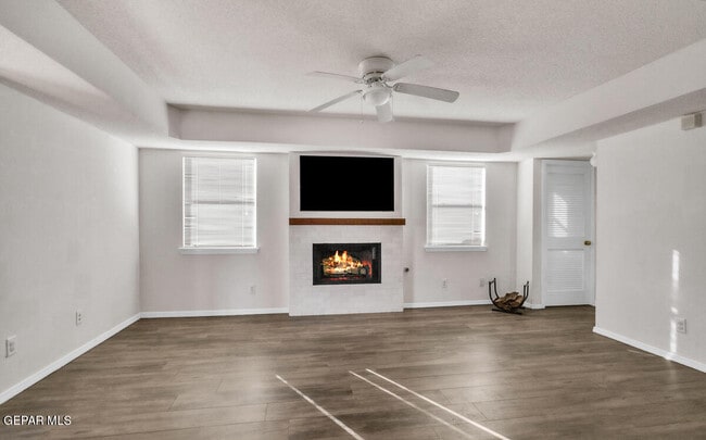 Building Photo - 816 Dakota River Ave