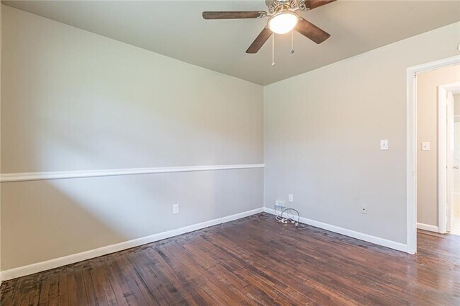 Building Photo - 149 Meadow Park Ln SW