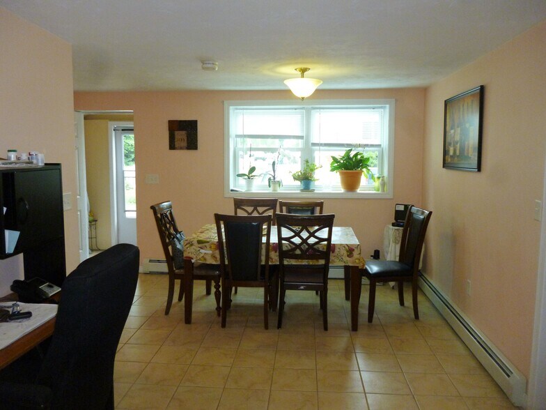 Building Photo - 807 Franklin St