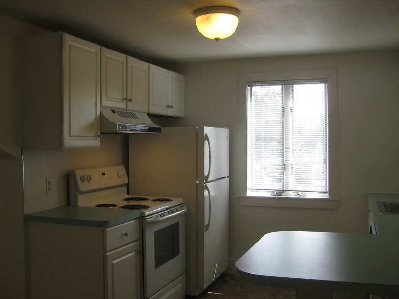 Building Photo - 300 Inman Terrace