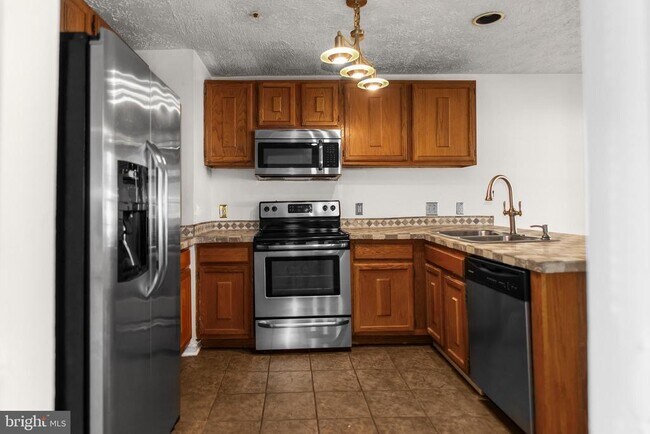 Building Photo - 8514 Rheims Ct