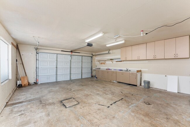 Building Photo - Charming 2 Bedroom 2 Bath Duplex