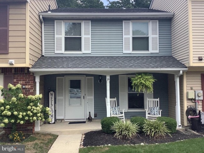 Primary Photo - 35 Waterview Ct