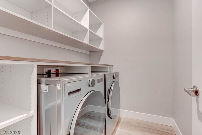 Building Photo - 646 Infinity Rdg St