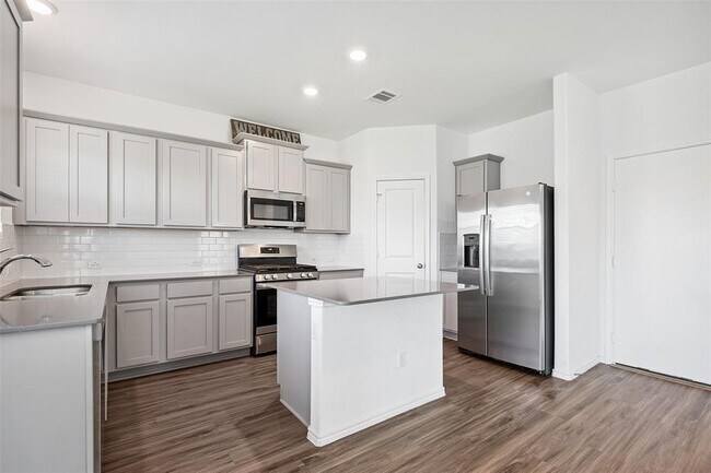 Building Photo - 105 Canley Lp