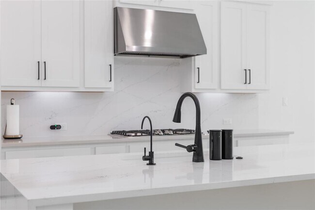 Building Photo - 1953 Varese Path