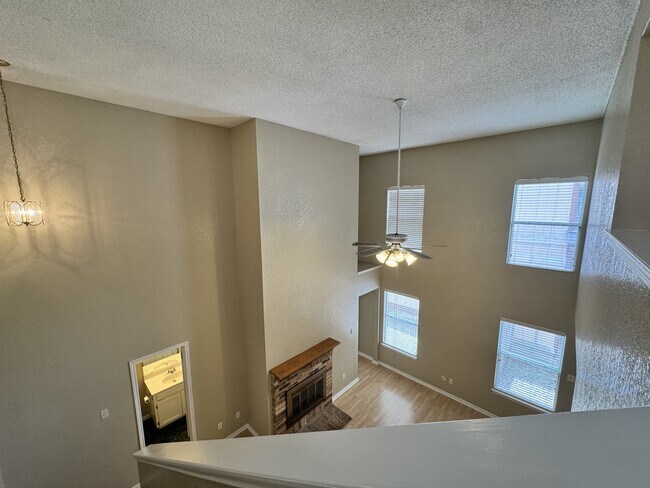 Building Photo - 2141 Redwing Way