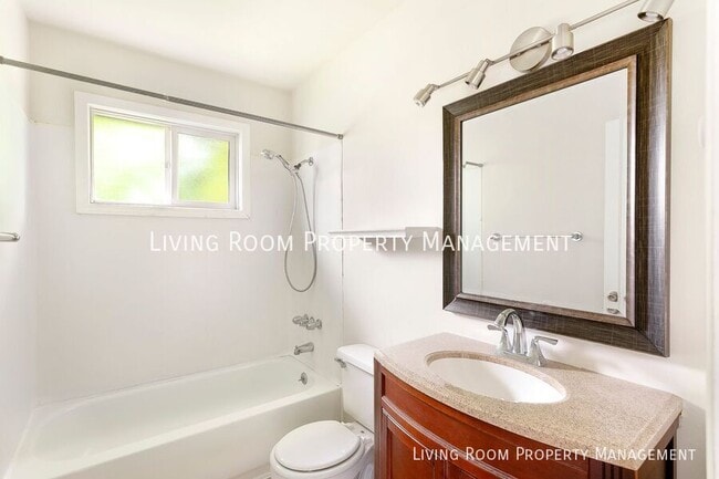 Building Photo - 6232 NE 7th Ave