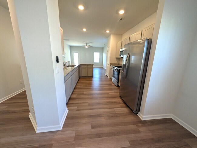 Building Photo - 2298 Beechwood Vw Dr
