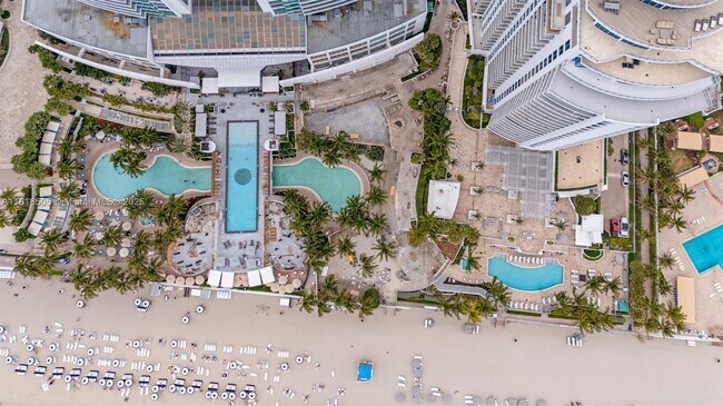 Building Photo - 3535 S Ocean Dr