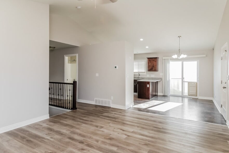 Building Photo - 1681 E Tumwater Ln